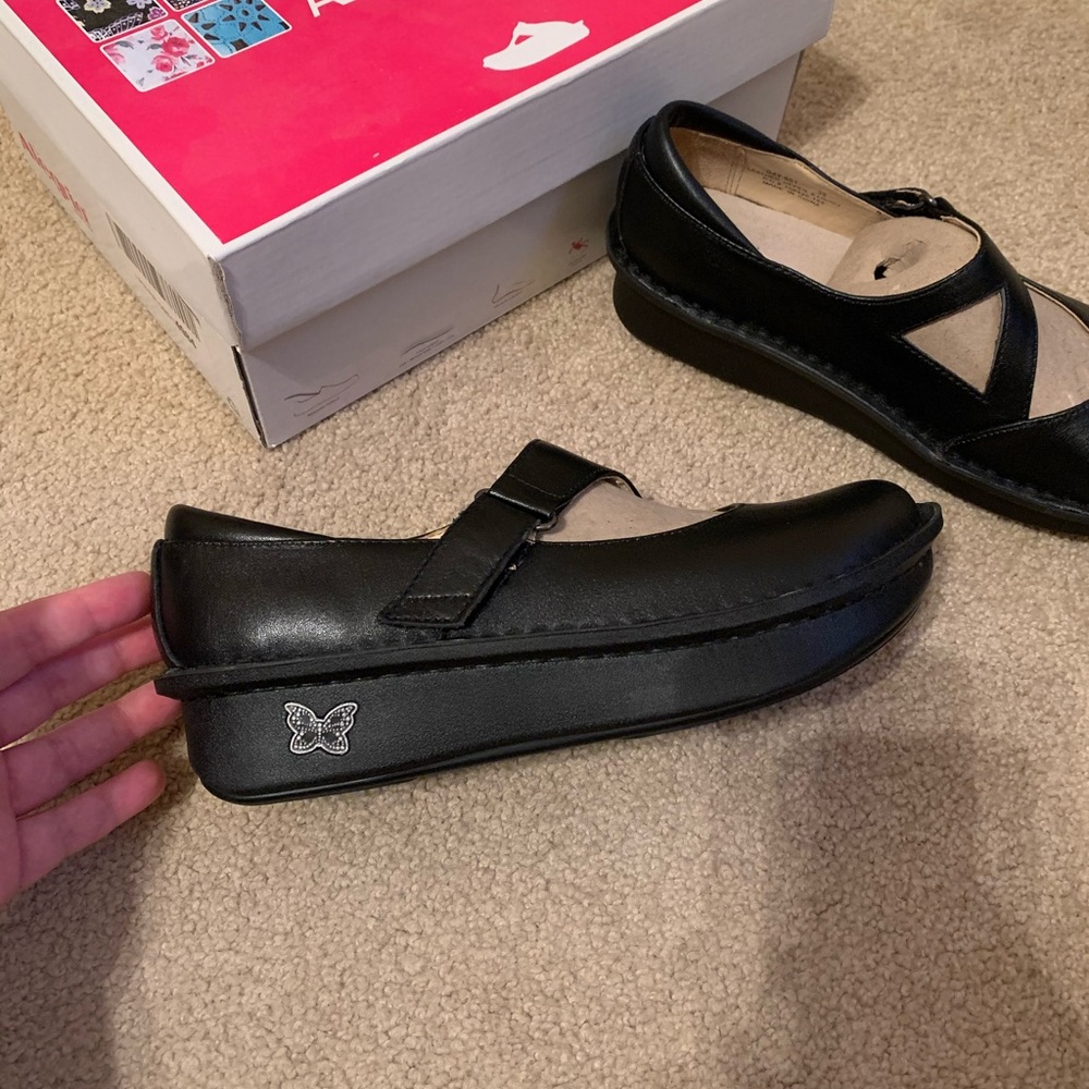 Please Use Alegria Sizing Chart For Correct Sizing - image 3